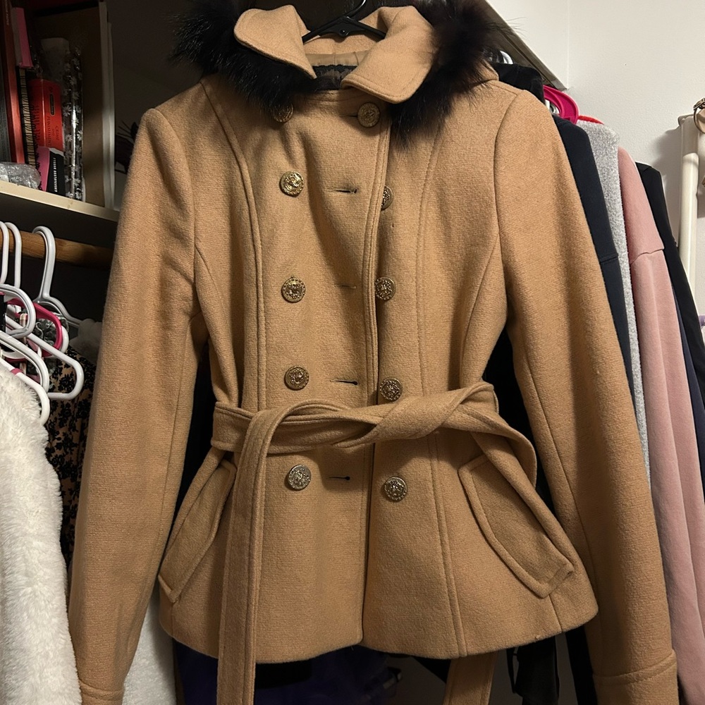 Elegant Tan Trench Coat with Fur Collar